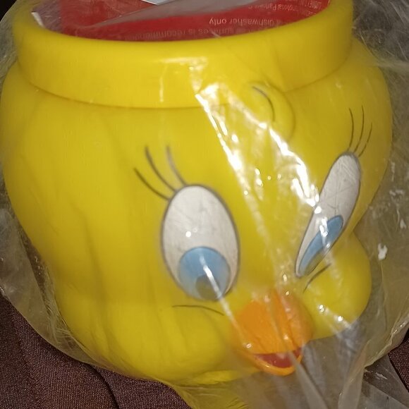 LOONEY TUNES by WARNER BROS.TWEETY BIRD CUP FROM McDonald's 1994 - Picture 4 of 4